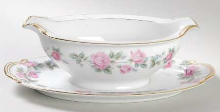 Merida Gravy Boat with Attached Underplate
