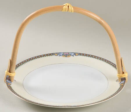 Meringo 5 3/8"-5 5/8" Bamboo Handled Serving Plate  HC