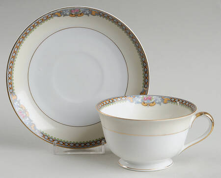 Meringo Footed Cup & Saucer Set
