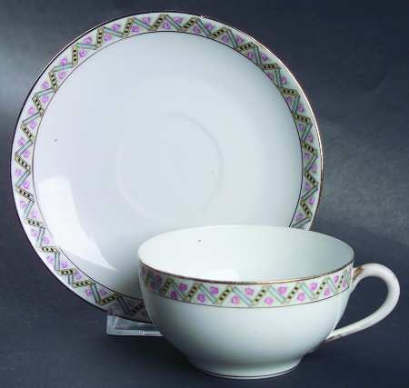 The Metz Flat Cup & Saucer Set