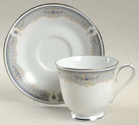 Metarie Footed Cup & Saucer Set