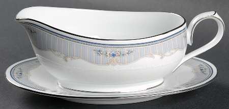 Metarie Gravy Boat & Underplate (Relish/Butter)