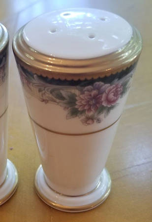 Mi Amor Salt Shaker
