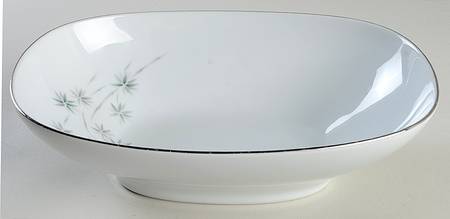 Midori 10" Oval Vegetable Bowl