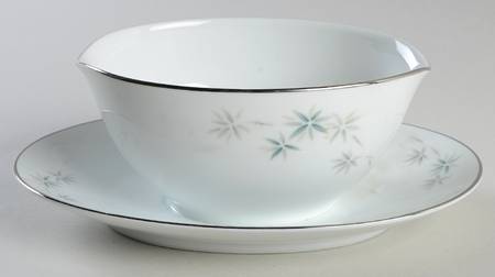 Midori Gravy Boat with Attached Underplate
