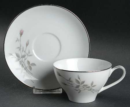 Mignon Flat Cup & Saucer Set