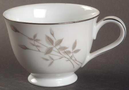 Mignon Footed Cup