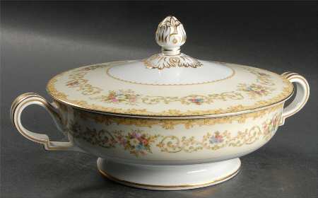 Mildred Round Covered Vegetable