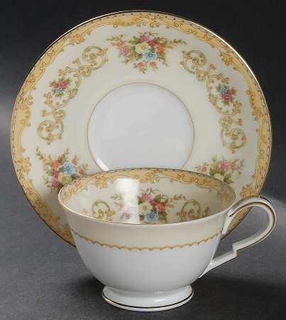 Mildred Footed Cup & Saucer Set