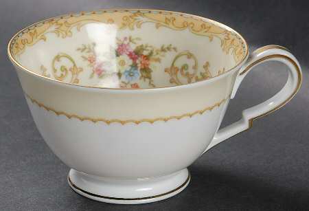 Mildred Footed Cup