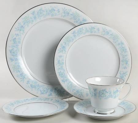 Milford (2227) 5 Piece Place Setting by Noritake