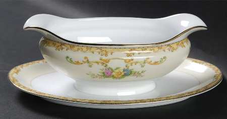 Mimi Gravy Boat with Attached Underplate