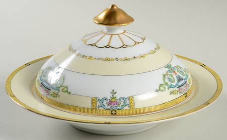 Minaret Round Covered Butter with Strainer