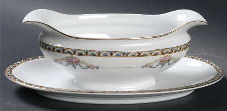 Minerva Gravy Boat with Attached Underplate