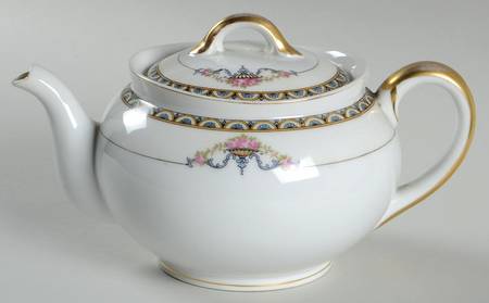 Minerva Teapot & Lid