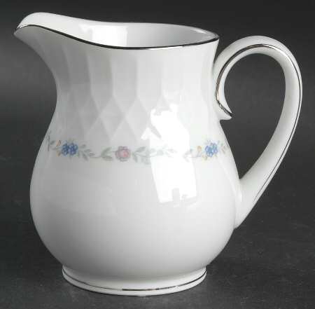Minuet Creamer