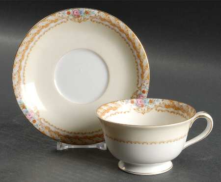Mirasol Footed Cup & Saucer Set