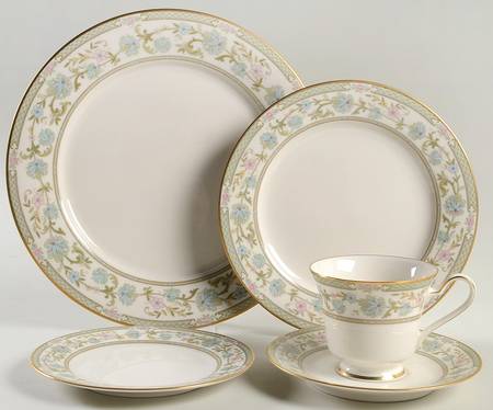 Miyoshi 40 Piece Estate Set
