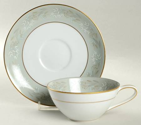 Moderne Flat Cup & Saucer Set