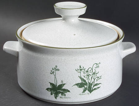 Mountain Flowers Green 2.25 Qt Round Covered Casserole