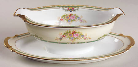 Monica Gravy Boat with Attached Underplate