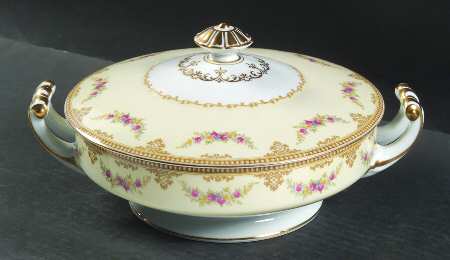 Monnette Round Covered Vegetable