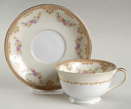 Monnette Footed Cup & Saucer Set