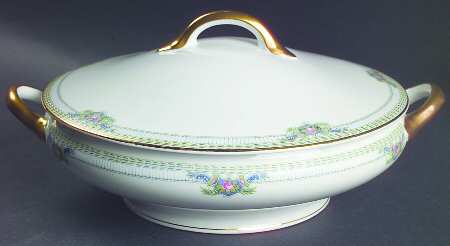 Montclare Round Covered Vegetable