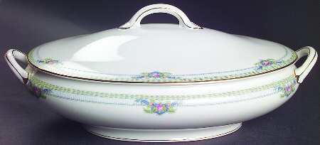 Montclare Oval Covered Vegetable