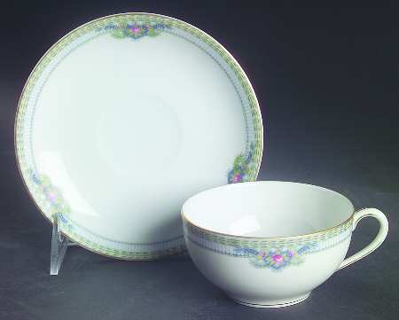 Montclare Flat Cup & Saucer Set