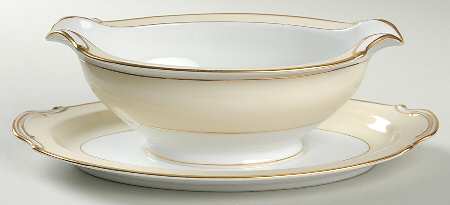 Monterey Gravy Boat with Attached Underplate
