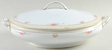 Mystery #104 Oval Covered Vegetable