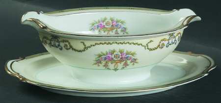 Mystery #105 Gravy Boat with Attached Underplate