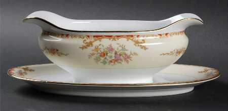 Mystery #110 Gravy Boat with Attached Underplate