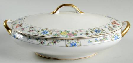 Mystery #122 Oval Covered Vegetable