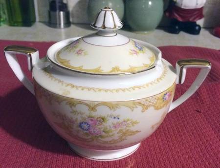 Mystery #148 Sugar Bowl & Lid
