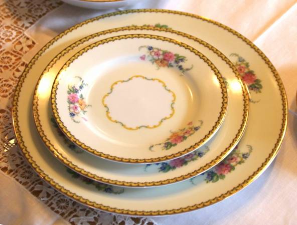 Mystery #153 Footed Cup & Saucer Set