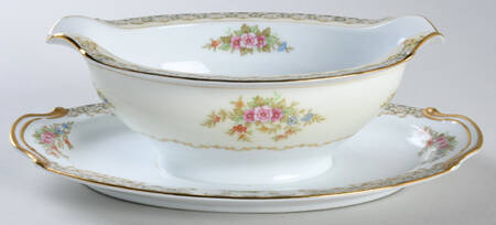 Mystery #162 Gravy Boat with Attached Underplate