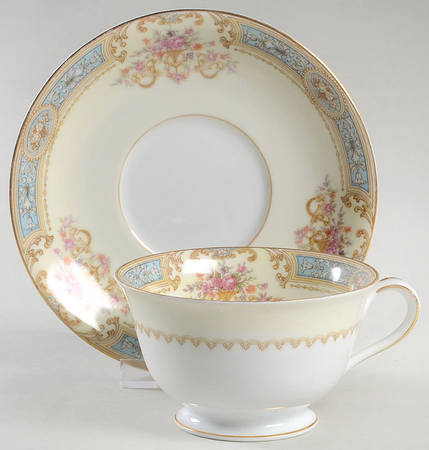 Mystery #171 Footed Cup & Saucer Set