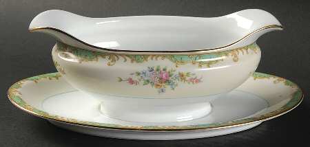 Mystery #18 Gravy Boat with Attached Underplate