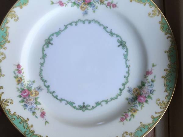 Mystery #18 Salad Plate