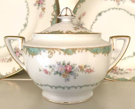 Mystery #18 Sugar Bowl & Lid
