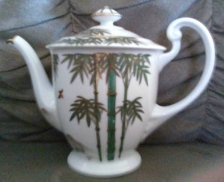 Mystery #184 by Noritake