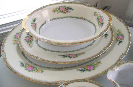 Mystery #186 9" Oval Vegetable Bowl