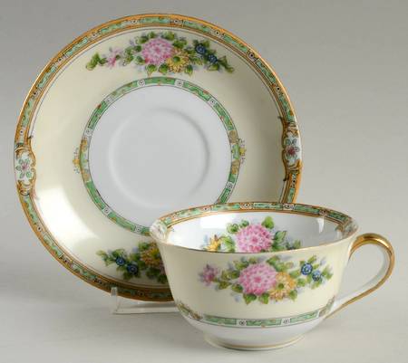 Mystery #186 Footed Cup & Saucer Set