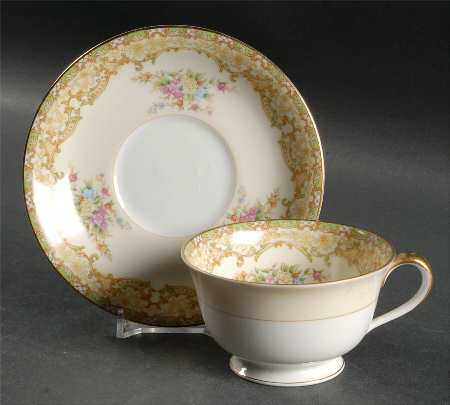 Mystery #194 Footed Cup & Saucer Set
