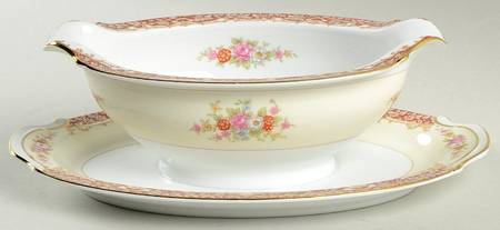 Mystery #205 Gravy Boat with Attached Underplate