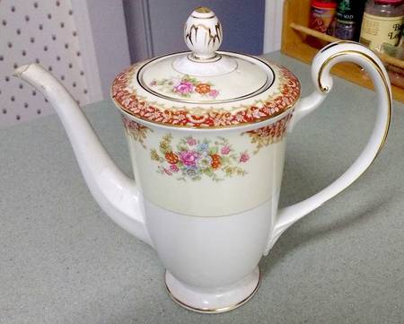Mystery #205 Mini Coffee Pot & Lid