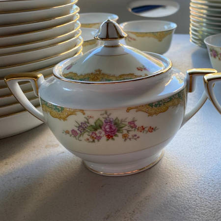 Mystery #207g Sugar Bowl & Lid