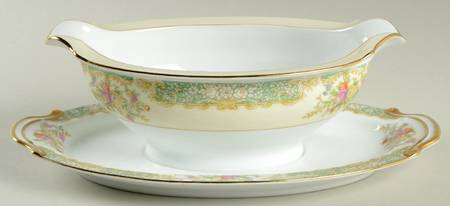 Mystery #39 Gravy Boat with Attached Underplate